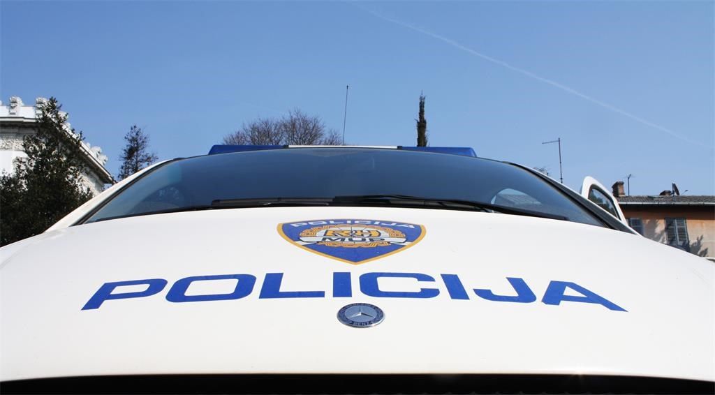 Provala u trgovinu kraj Marčane - ukraden samo alkohol 